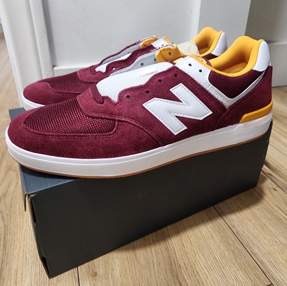 New Balance Men's 574 Burgundy and White